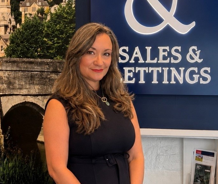 Renee Booth, Branch Manager
