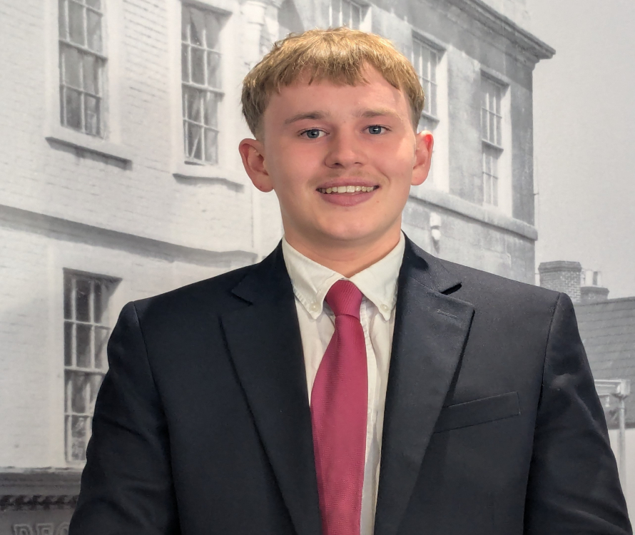 Rudy  Richardson, Junior Sales Negotiator